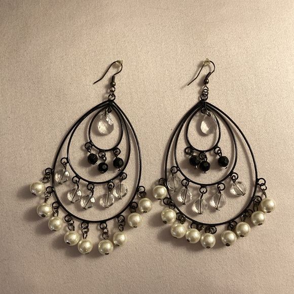 NWOT - Bohemian Black Chandelier Pearl & Crystal French Hook Pierced Earrings - Picture 2 of 8